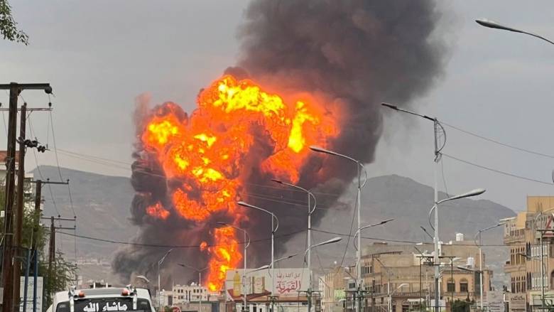 Ήχησαν σειρήνες στο Ισραήλ: Οι Χούθι εκτόξευσαν βαλλιστικό πύραυλο μετά τον βομβαρδισμό στην Υεμένη