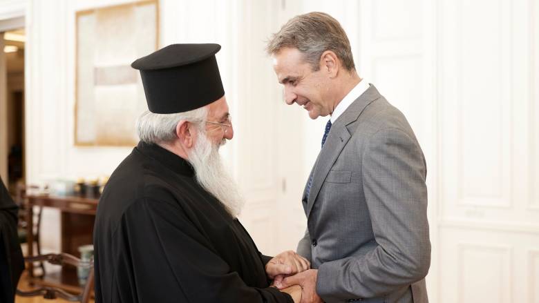 Συνάντηση Μητσοτάκη με Αρχιεπίσκοπο Κρήτης Ευγένιο στο Μέγαρο Μαξίμου - Τι συζήτησαν