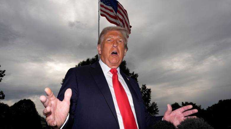 Ο Τραμπ θα υπογράψει διάταγμα για τη διάλυση των «εγχώριων τρομοκρατικών δικτύων»