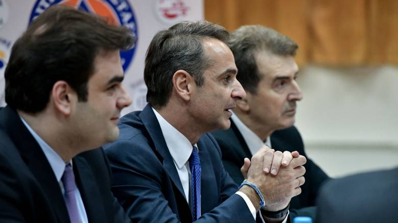 Οι συνεχείς «αναχωρήσεις» από το ΠΑΣΟΚ και πώς «χτίζουν» το κεντρώο αφήγημα Μητσοτάκη