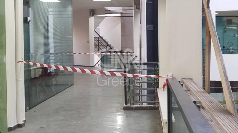 Ζωγράφου: Τζαμαρία γυμναστηρίου έγινε κομμάτια - Από τύχη δεν υπήρξε τραυματισμός