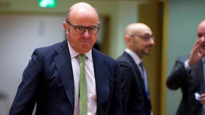 Ντε Γκίντος: Ανοιχτές όλες οι επιλογές για τα επιτόκια της ΕΚΤ