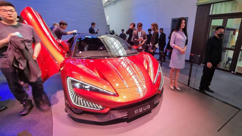 Οι Κινέζοι έχουν γίνει οι ρυθμιστές της παγκόσμιας αυτοκινητοβιομηχανίας;