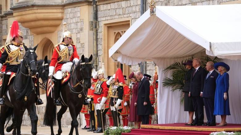 Η αγάπη του Τραμπ για τη βρετανική βασιλική οικογένεια μετρά 70 χρόνια - Η μητέρα του και η Νταϊάνα