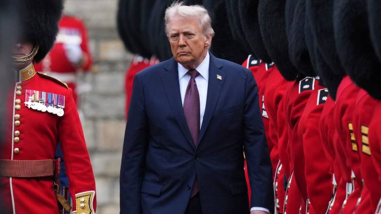 Ραντεβού Τραμπ με Στάρμερ με φόντο συμφωνία «μαμούθ» 150 δισ. - Η ατζέντα και τα συμβολικά δώρα