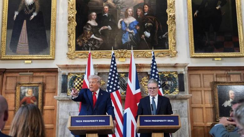 Τραμπ: «Ο Πούτιν με έχει απογοητεύσει» - Στάρμερ: «Δείχνει ότι δεν θέλει την ειρήνη»