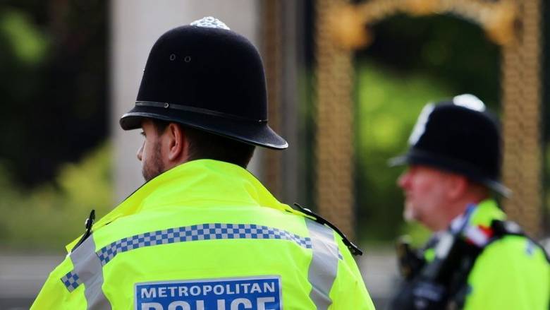 Βρετανία: Τρεις συλλήψεις από την αστυνομία για κατακοπεία υπέρ της Ρωσίας