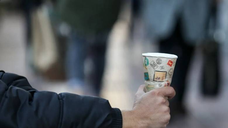 Δήμος Κηφισιάς για φαινόμενα επαιτείας: «Ανοίγουμε δρόμους αξιοπρέπειας και βοήθειας για όλους»