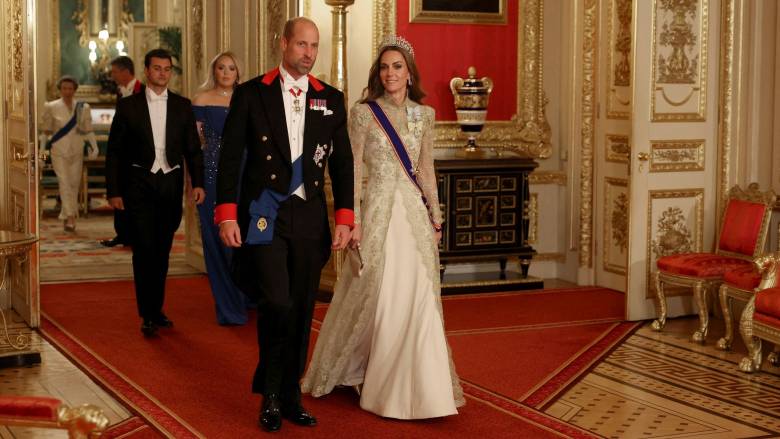 Στα παρασκήνια του βασιλικού δείπνου στο Ουίνδσορ: Πρίγκιπας Ουίλιαμ και Κέιτ Μίντλετον χέρι - χέρι