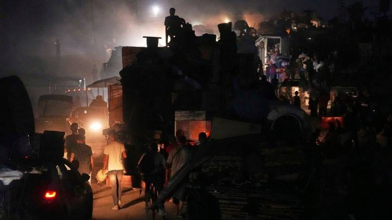 Δράμα δίχως τέλος στη Γάζα: Εκπνέει το τελεσίγραφο του IDF - Χαμάς: «Θα πεθάνουν οι όμηροι»