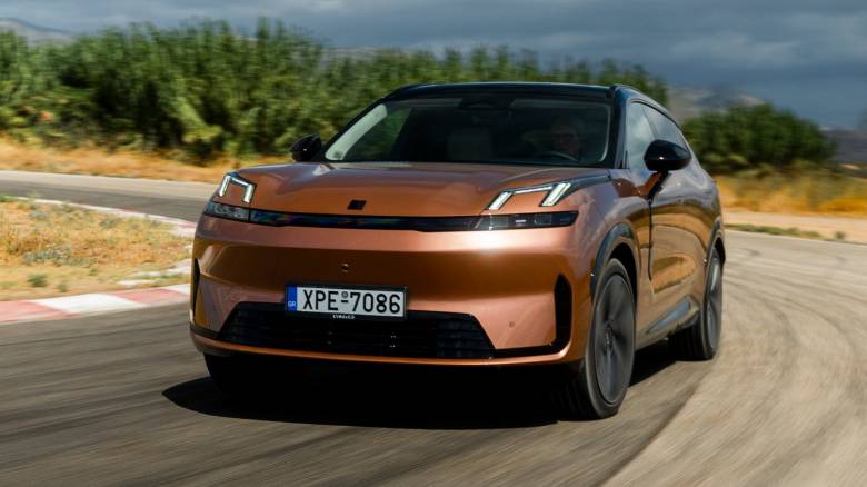 Το κορυφαίο μοντέλο της Lynk & Co, το plug-in υβριδικό 08, ήρθε και στην Ελλάδα