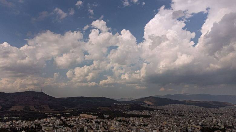 Καιρός: Αίθριος με συννεφιά και υποχώρηση των ανέμων - Έως 31 βαθμούς ο υδράργυρος