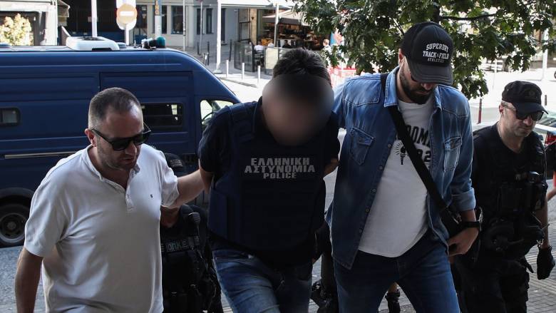 Θεσσαλονίκη: Από ασφυξία πέθανε η 59χρονη που δολοφονήθηκε από τον αδερφό της- Πάλεψε μέχρι το τέλος