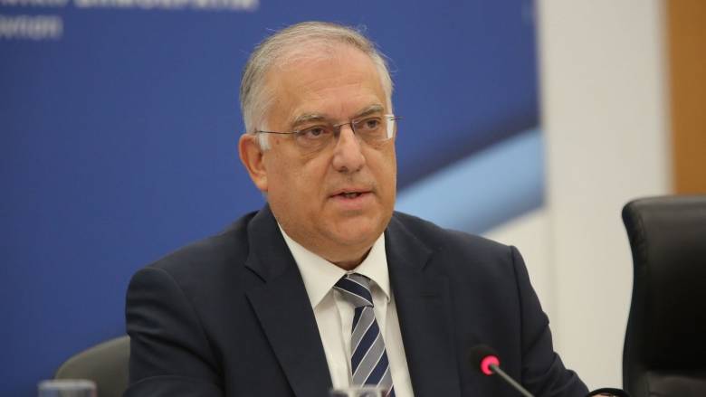 Μήνυμα Θεοδωρικάκου προς σούπερ μάρκετ: Μειώστε τις τιμές σε 1.000 κωδικούς 