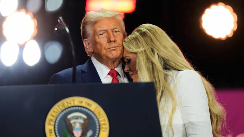 Ο φόρος τιμής του Τραμπ στην κηδεία του Τσάρλι Κερκ: «Έγινε αθάνατος για την ελευθερία της Αμερικής»