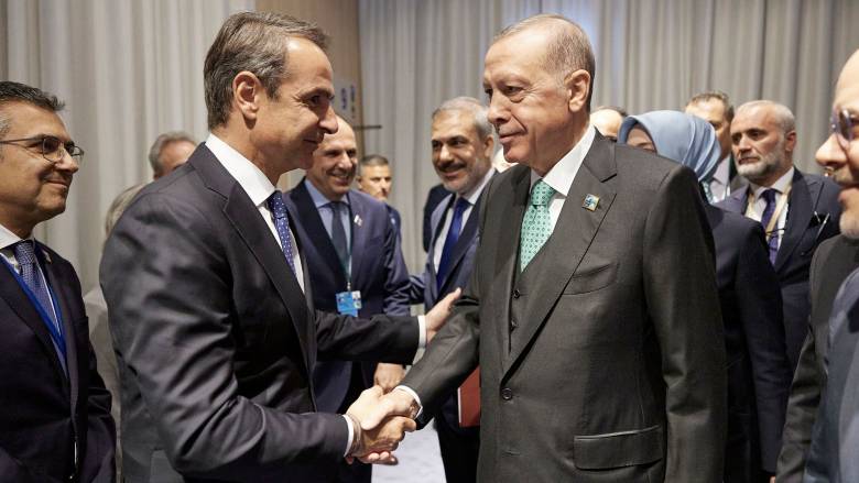 «Πυρά» από την αντιπολίτευση για την ακύρωση του ραντεβού Μητσοτάκη - Ερντογάν