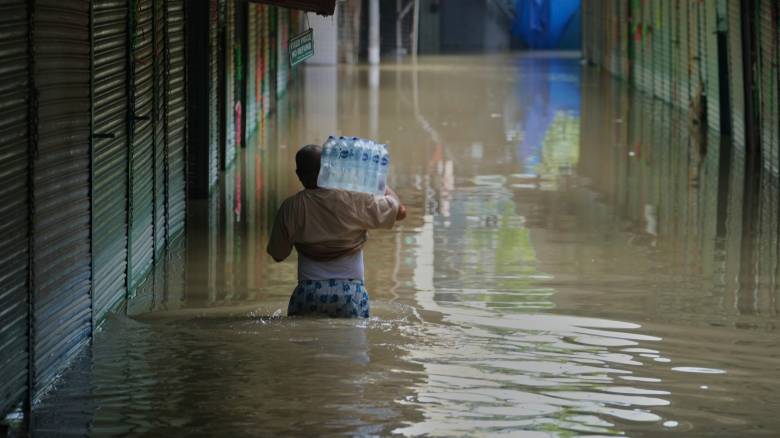 Ινδία: Τουλάχιστον 12 νεκροί από σφοδρές βροχοπτώσεις στην Καλκούτα