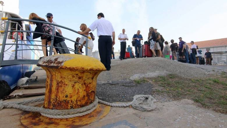 Νεκρός 20χρονος ναυτικός στο γκαράζ του πλοίου Blue Star Chios - Η ανακοίνωση της εταιρείας