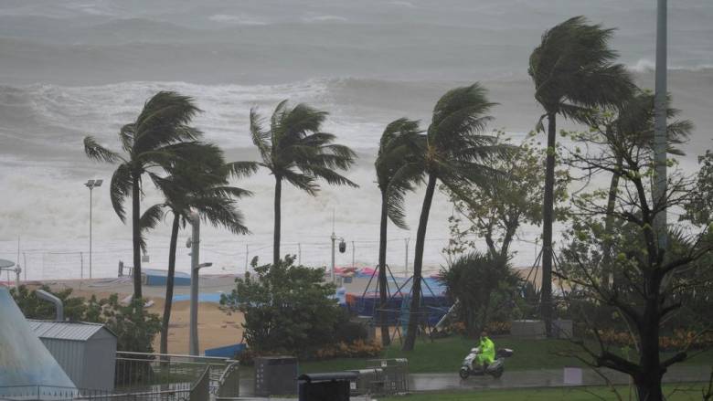 Στη νότια Κίνα έφτασε ο τυφώνας Ραγκάσα - Πάνω από δύο εκατ. εγκατέλειψαν τα σπίτια τους