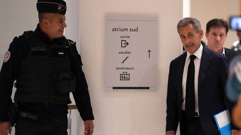 Ένοχος για συμμετοχή σε συμμορία ο Νικολά Σαρκοζί στην υπόθεση χρηματοδότησης από τον Καντάφι