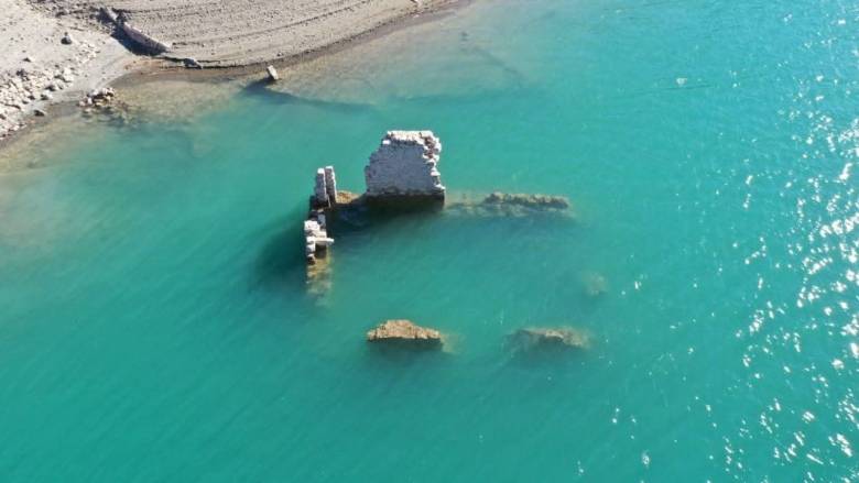 «Βουτιά» στους βυζαντινούς θησαυρούς της λίμνης Κρεμαστών: Τι βρήκαν οι δύτες στα 30 μ. βάθος