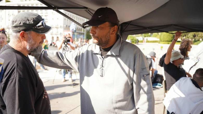 Τέμπη: «Πράσινο φως» από την Εισαγγελία για την εκταφή του γιού του Πάνου Ρούτσι