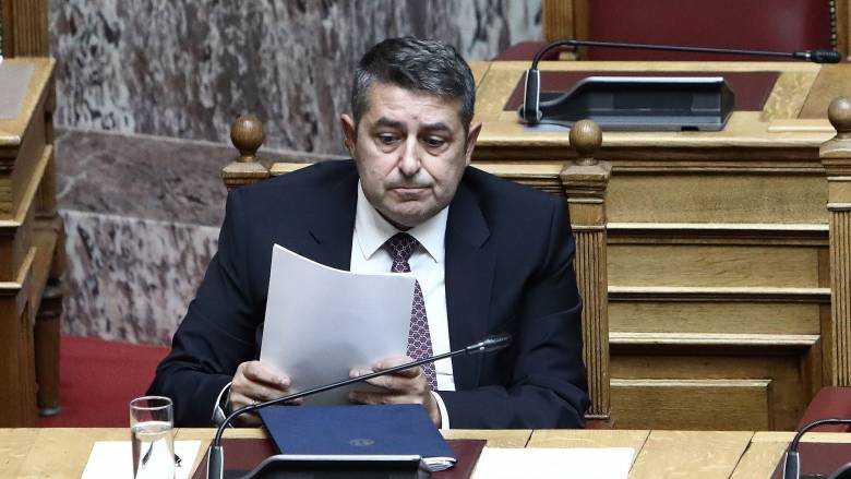 ΟΠΕΚΕΠΕ: Πολιτική κόντρα για τον ρόλο Μυλωνάκη - Έχει δώσει επαρκείς απαντήσεις λέει η κυβέρνηση