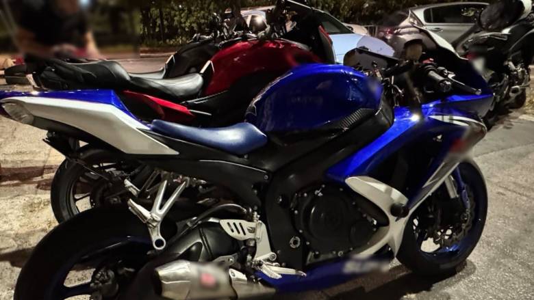 Συνελήφθησαν τέσσερις οδηγοί μηχανών που έκαναν «κόντρες» σε δρόμους της Αττικής