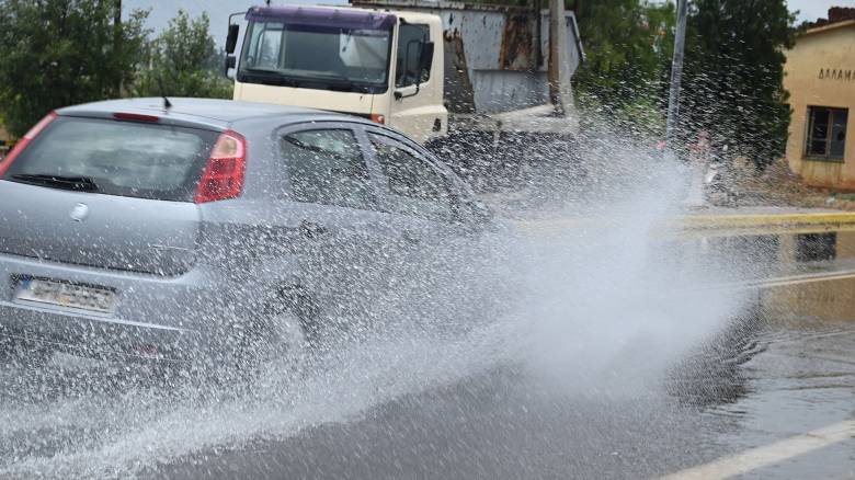Εκτακτο δελτίο επιδείνωσης του καιρού: Ισχυρές βροχές και καταιγίδες στη Δυτική Ελλάδα