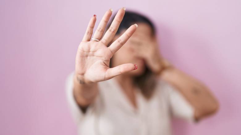 Πάτρα: Άνδρας εισέβαλε στο σπίτι της πρώην συντρόφου του με μαχαίρι