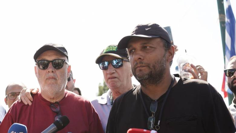 Σταμάτησε την απεργία πείνας ο Δημήτρης Οικονομόπουλος - Κρίσιμη η κατάσταση του Πάνου Ρούτσι