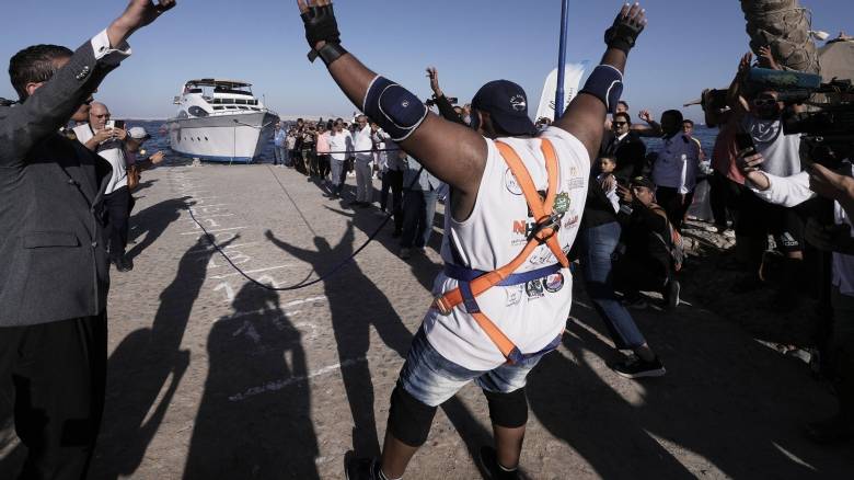 Άσραφ Μαχρούς: Ο Aιγύπτιος παλαιστής που τράβηξε πλοίο με τα δόντια του