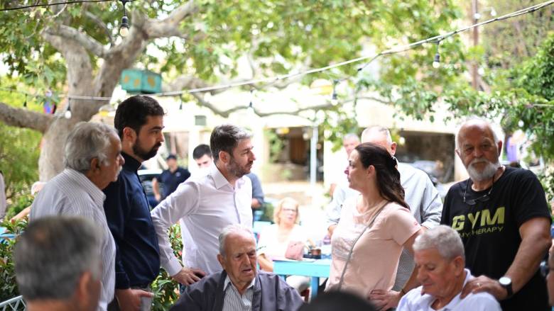 Ανδρουλάκης από Χίο: Το πρόγραμμά μας οικοδομεί μια Ελλάδα για όλους - Σφοδρή επίθεση στην κυβέρνηση