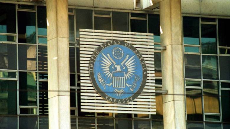 «Παγώνει» η λειτουργία των social media της αμερικανικής πρεσβείας στην Αθήνα λόγω shutdown