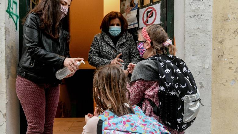 Διπλάσιος ο κίνδυνος long Covid στα παιδιά έπειτα από δεύτερη μόλυνση