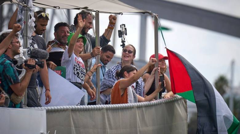 Με σταθερή ρότα προς τη Γάζα πλέει ο διεθνής στολίσκος - «Είμαστε στη ζώνη υψηλού κινδύνου»