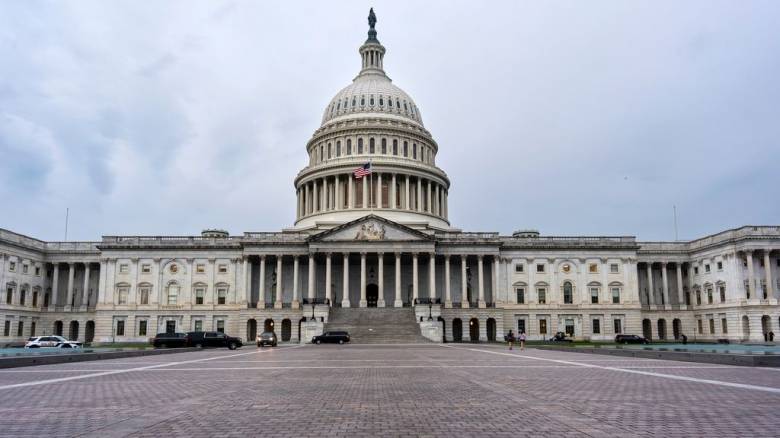 ΗΠΑ: Πώς φτάσαμε στο shutdown - Ποιοι τομείς επηρεάζονται, κίνδυνοι για άμυνα, ενέργεια, βιομηχανίες