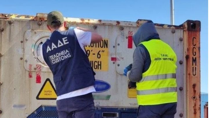 Η ΕΕ χάνει δισεκατομμύρια ευρώ στη «μαύρη αγορά» - Στη μάχη κατά της διαφθοράς η ΑΑΔΕ