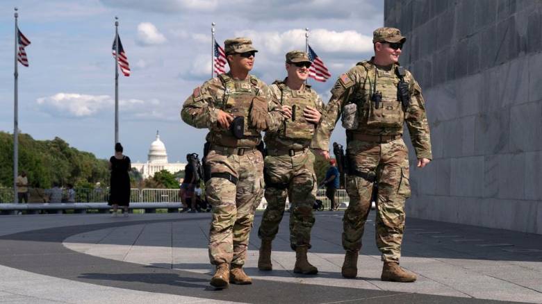 ΗΠΑ:Εκτελεστικό διάταγμα για ανάπτυξη 300 Εθνοφρουρών στο Σικάγο υπέγραψε ο Τραμπ
