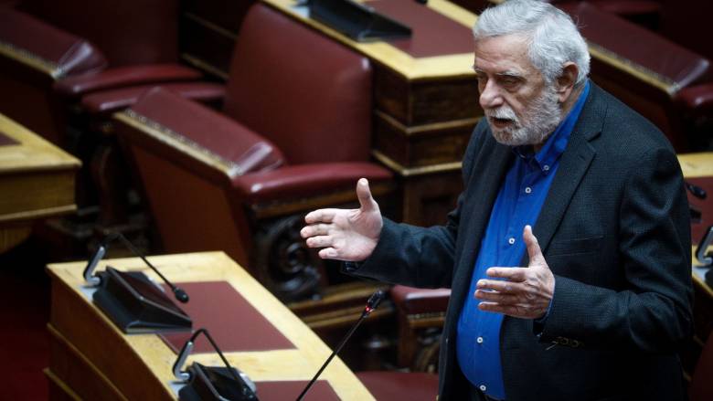 Ο Δρίτσας ορκίστηκε βουλευτής: Πήρε την έδρα Τσίπρα - Αναμένεται να «μετακομίσει» προς Νέα Αριστερά