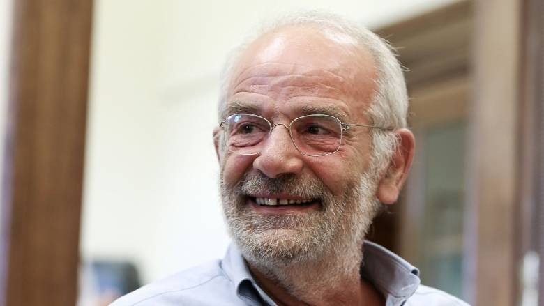 Αλαβάνος για Τσίπρα: «Να γονατίσει σε δεσπότη και να ζητήσει συγγνώμη»