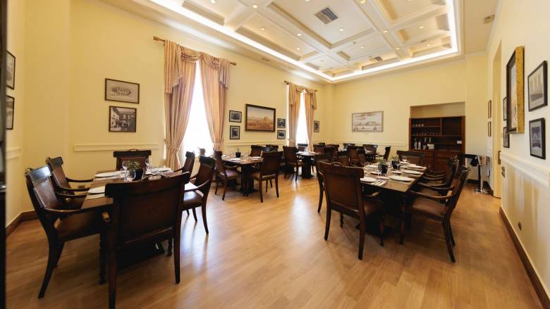 «Ίαμβος» Το νέο εστιατόριο του Πανεπιστημίου Αθηνών στο ιστορικό κτήριο «Κωστής Παλαμάς»