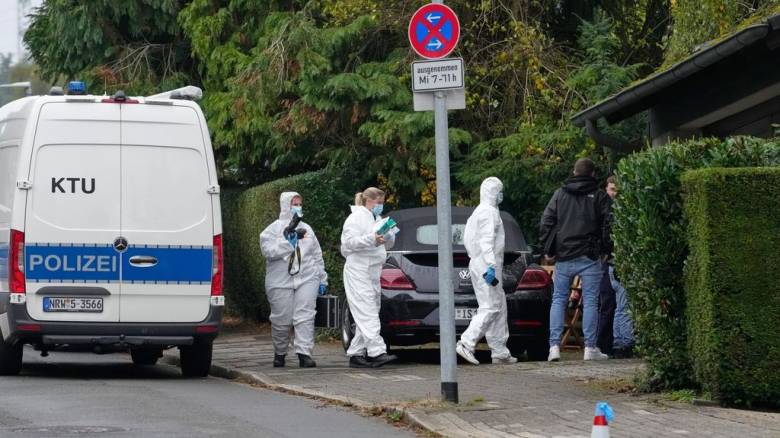 Ανακρίνονται ως ύποπτοι ο γιος και η κόρη της Γερμανίδας δημάρχου που δέχτηκε επίθεση με μαχαίρι