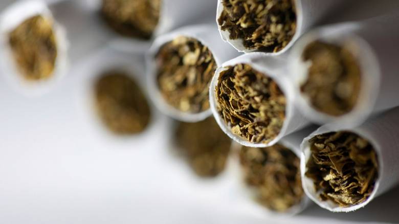 Ντόμινο αντιδράσεων απέναντι στην πρόταση της ΕΕ για νέα μέτρα για την πώληση προϊόντων καπνού