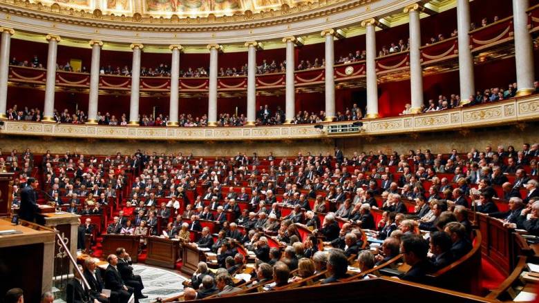 Γαλλία: Απερρίφθη από την Εθνοσυνέλευση πρόταση για καθαίρεση του Μακρόν