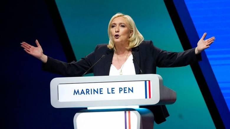 Νέο κάλεσμα για πρόωρες κάλπες από την Λεπέν: «Θα μπλοκάρω τις ενέργειες κάθε νέας κυβέρνησης»