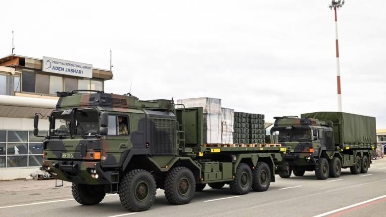 Χιλιάδες drones καμικάζι παρέλαβε το Κόσοβο από την Τουρκία - Μύδροι Βούτσιτς κατά της Άγκυρας