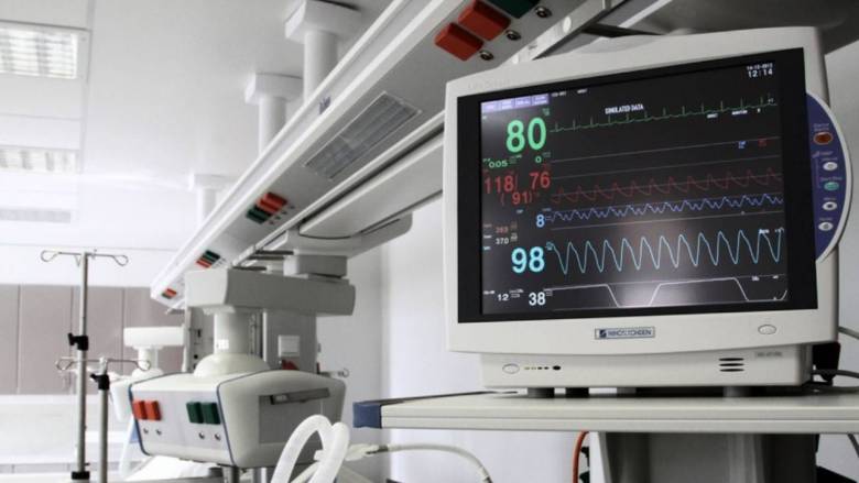 Χανιά: Στην εντατική 49χρονη που έπεσε από κλιμακοστάσιο πολυκατοικίας