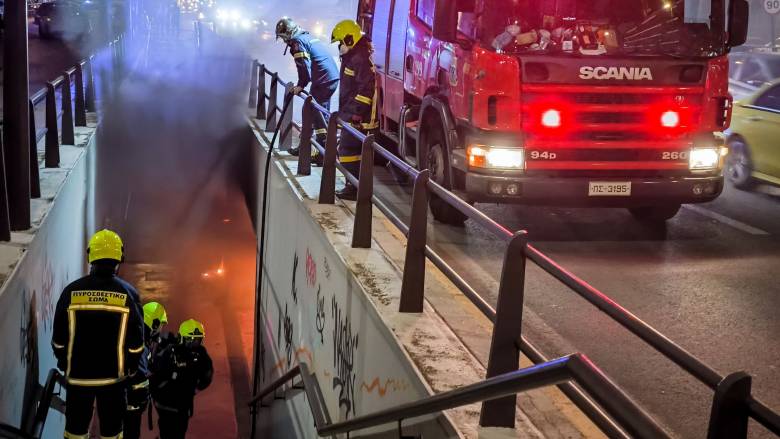 Εικόνες από τη φωτιά σε υπόγεια διάβαση στην Λεωφόρο Συγγρού
