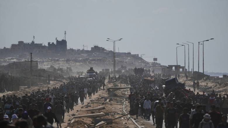 «Ακόμη κι αν τα σπίτια καταστραφήκαν, εμείς επιστρέφουμε»: Οι Παλαιστίνιοι γυρίζουν στη Γάζα
